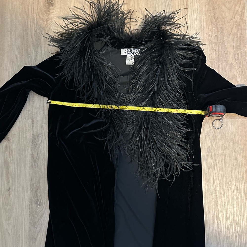 Like new Vtg Patra Black Velvet Ostrich Feather Shawl Collar Long Duster L - Picture 8 of 14
